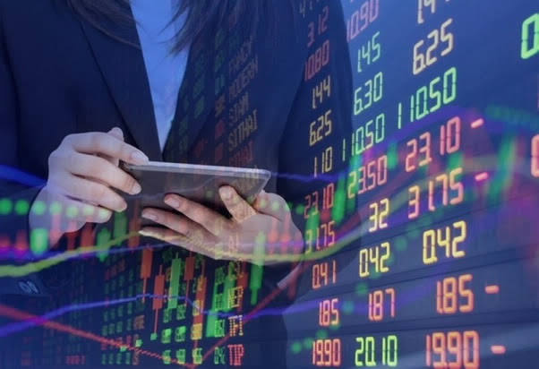 Thị trường chứng khoán “điên đảo”: VJC, BSR, VIX bứt tốc giữa sóng gió, VN-Index mất hơn 10 điểm