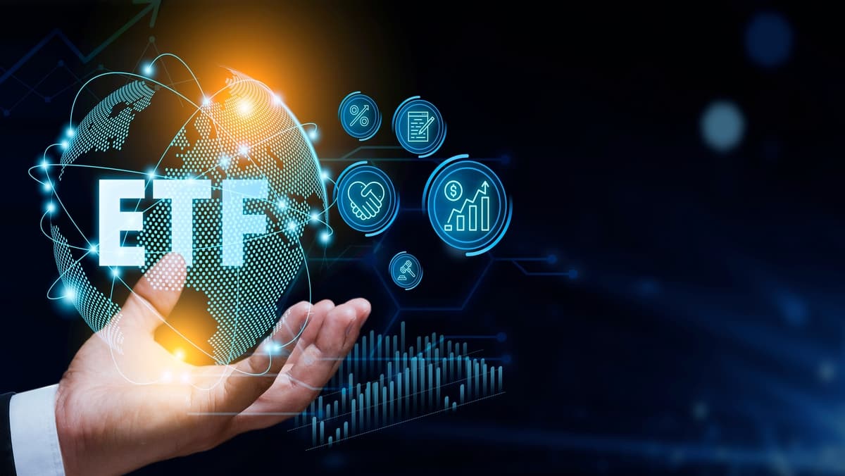 ETF rút ròng hàng nghìn tỷ trong tháng 8, chứng khoán Việt Nam vẫn hút nhà đầu tư lớn
