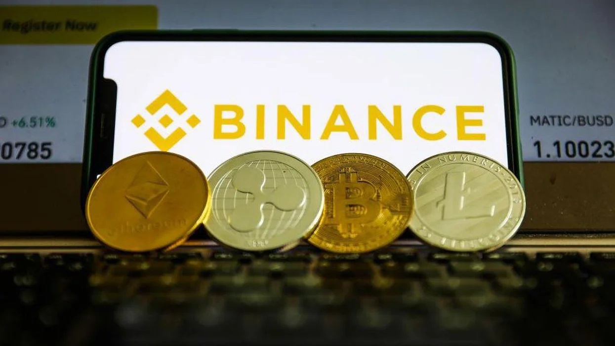 BNB vẫn là đồng hiếm hoi trong Top 10 có lãi khi các đồng lớn khác vật lộn
