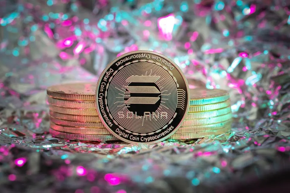 Solana chịu áp lực khi giá thử thách vùng hỗ trợ 200 USD